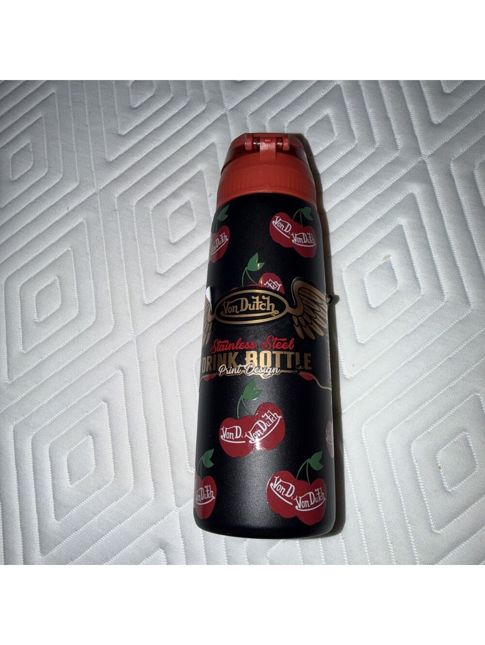 Von Dutch 26oz Raining Cherries Stainless Steel Drink Bottle New hot or cold
